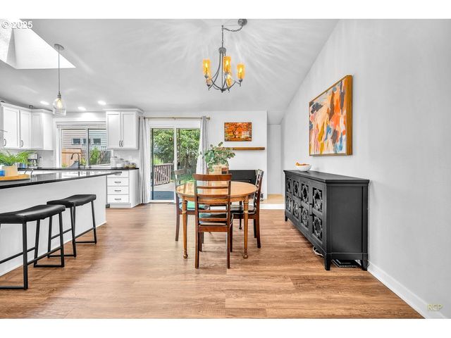 18365 Sw SPRINGFIELD St, Beaverton, OR 97078