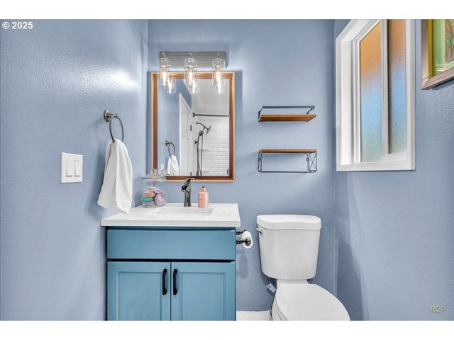 18365 Sw SPRINGFIELD St, Beaverton, OR 97078