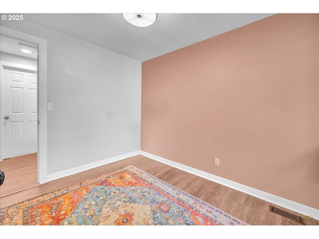 18365 Sw SPRINGFIELD St, Beaverton, OR 97078