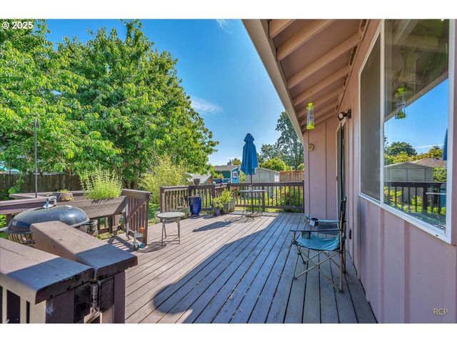 18365 Sw SPRINGFIELD St, Beaverton, OR 97078