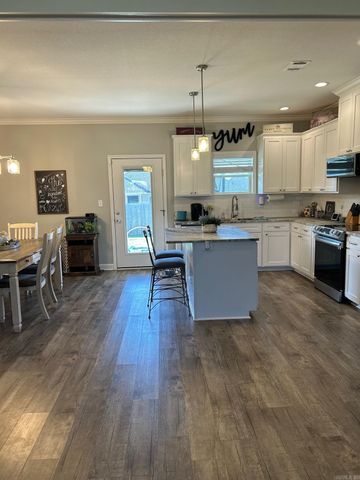 1300 Ridgefield Circle, Searcy, AR 72143
