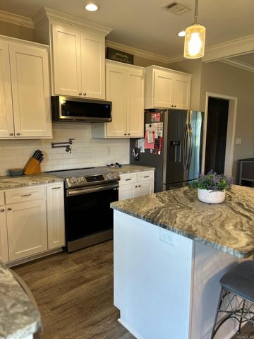 1300 Ridgefield Circle, Searcy, AR 72143