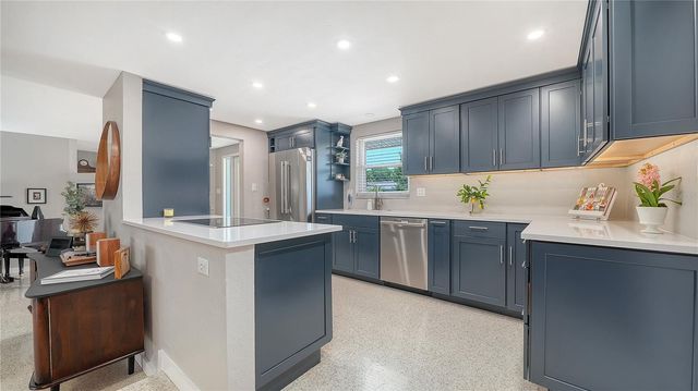 2614 CROTON AVENUE, Sarasota, FL 34239
