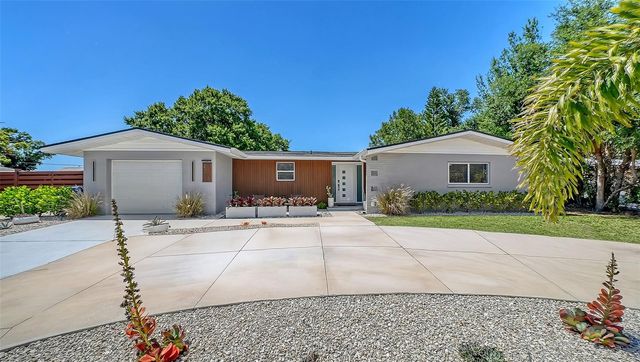 2614 CROTON AVENUE, Sarasota, FL 34239