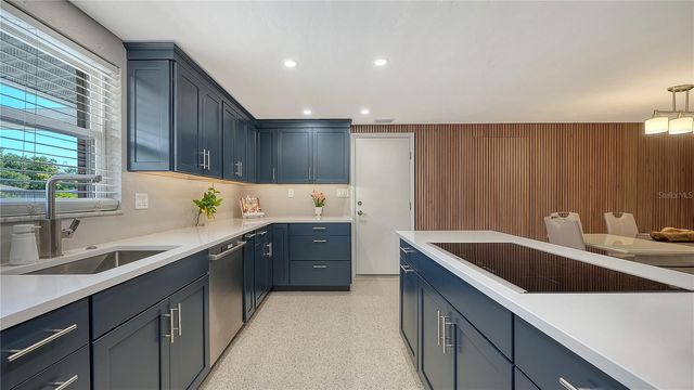 2614 CROTON AVENUE, Sarasota, FL 34239
