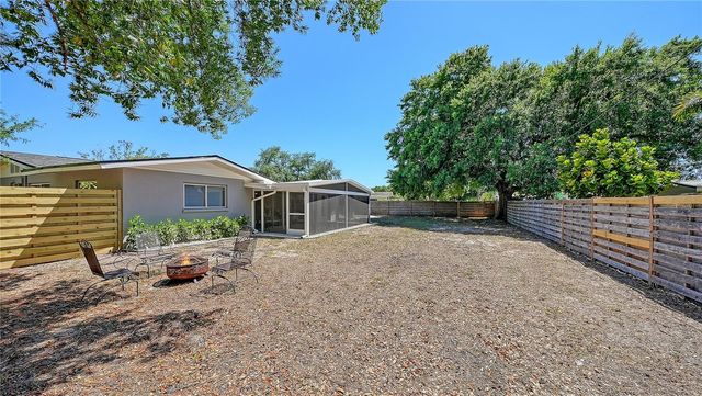 2614 CROTON AVENUE, Sarasota, FL 34239