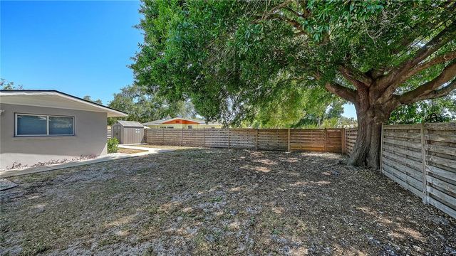 2614 CROTON AVENUE, Sarasota, FL 34239