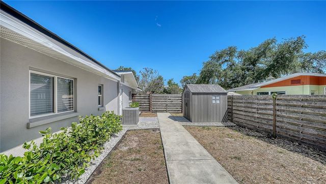 2614 CROTON AVENUE, Sarasota, FL 34239