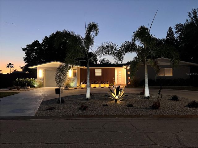 2614 CROTON AVENUE, Sarasota, FL 34239