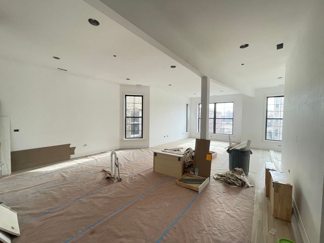 2852 W Polk Street, Chicago, IL 60612