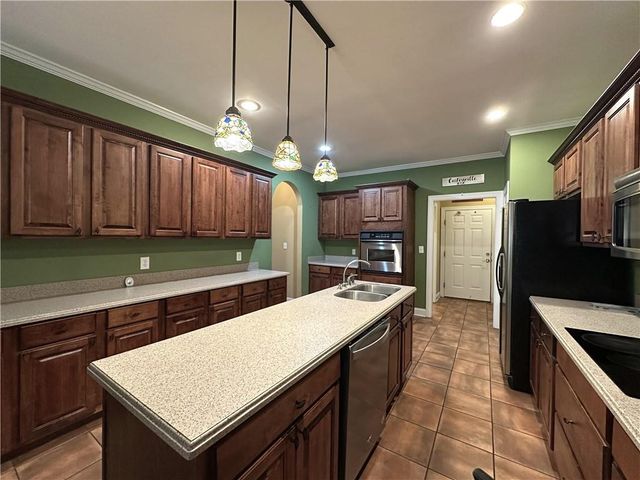 47 Stone Gate Drive NW, Cartersville, GA 30120
