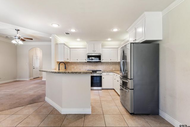 13575 Country Vw, Tyler, TX 75706