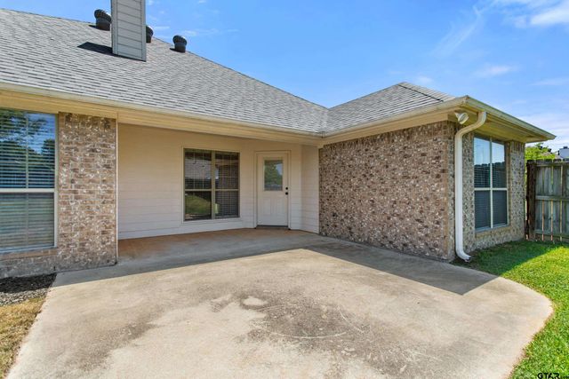 13575 Country Vw, Tyler, TX 75706