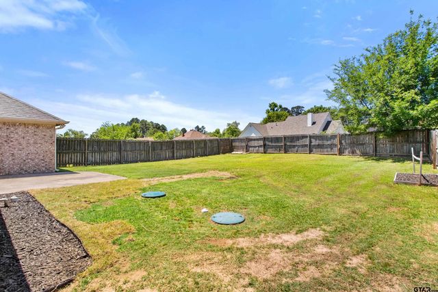 13575 Country Vw, Tyler, TX 75706