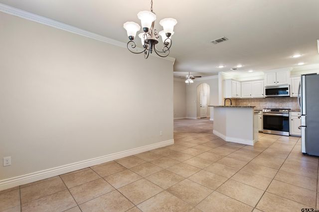 13575 Country Vw, Tyler, TX 75706