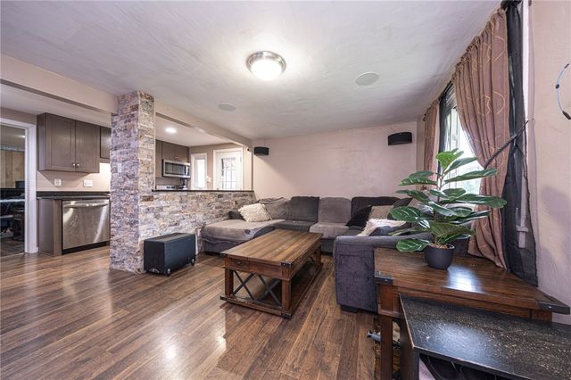 422 Oakhurst Avenue, N Versailles, PA 15137