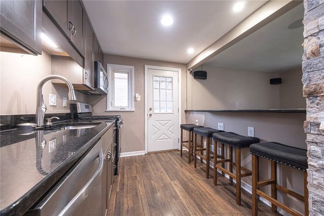 422 Oakhurst Avenue, N Versailles, PA 15137