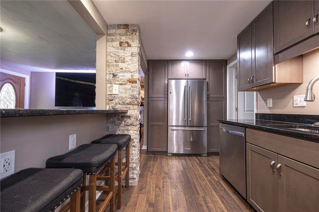 422 Oakhurst Avenue, N Versailles, PA 15137