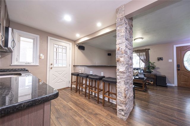 422 Oakhurst Avenue, N Versailles, PA 15137
