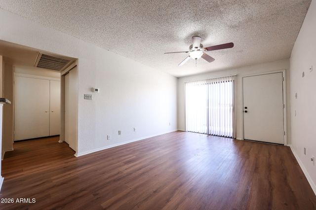 5757 W EUGIE Avenue 2113, Glendale, AZ 85304