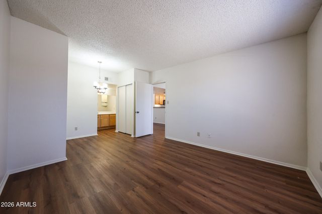 5757 W EUGIE Avenue 2113, Glendale, AZ 85304