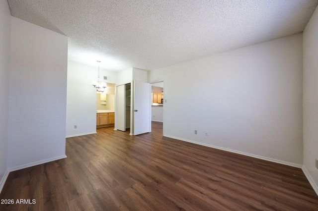 5757 W EUGIE Avenue 2113, Glendale, AZ 85304