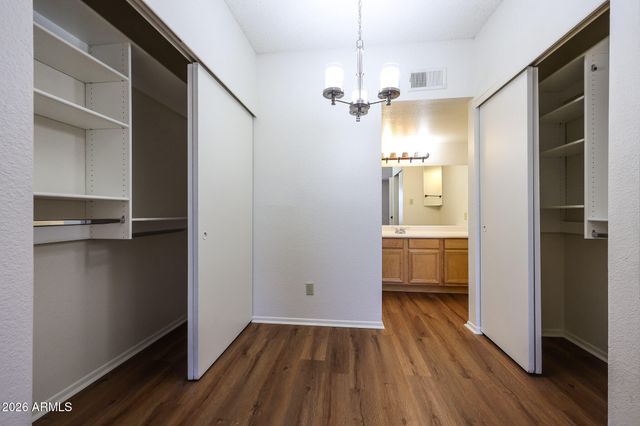 5757 W EUGIE Avenue 2113, Glendale, AZ 85304