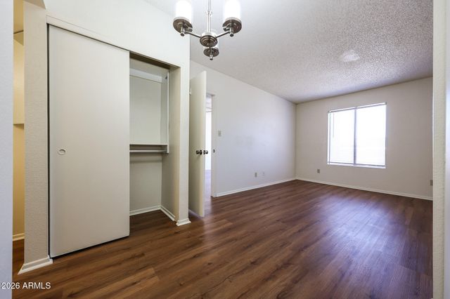 5757 W EUGIE Avenue 2113, Glendale, AZ 85304