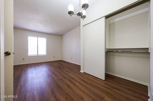 5757 W EUGIE Avenue 2113, Glendale, AZ 85304