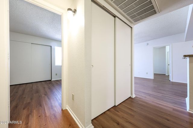 5757 W EUGIE Avenue 2113, Glendale, AZ 85304