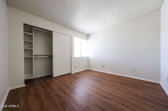 5757 W EUGIE Avenue 2113, Glendale, AZ 85304