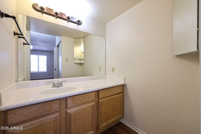 5757 W EUGIE Avenue 2113, Glendale, AZ 85304