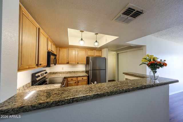 5757 W EUGIE Avenue 2113, Glendale, AZ 85304