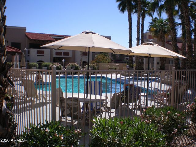 5757 W EUGIE Avenue 2113, Glendale, AZ 85304