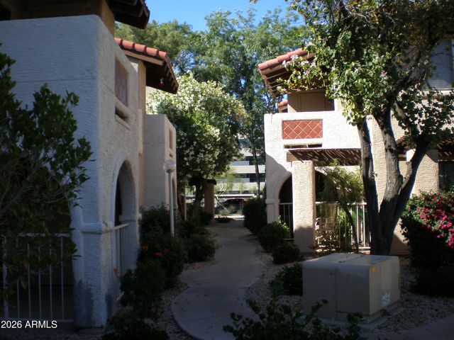 5757 W EUGIE Avenue 2113, Glendale, AZ 85304
