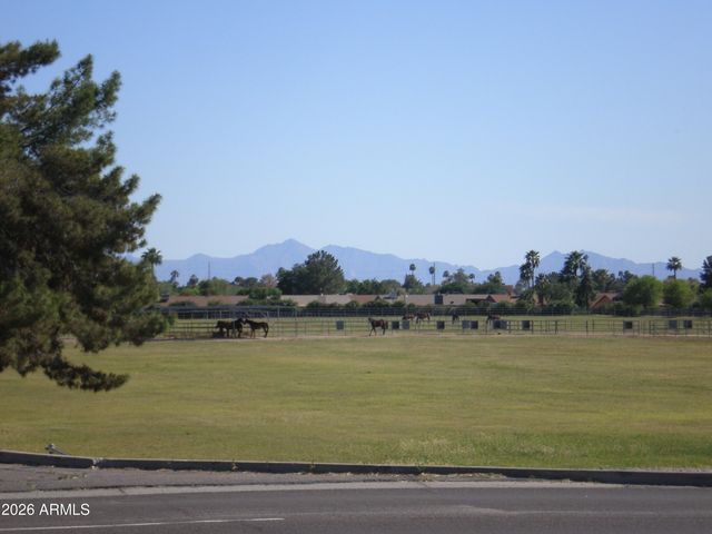 5757 W EUGIE Avenue 2113, Glendale, AZ 85304