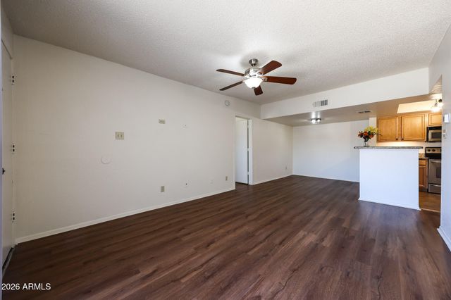 5757 W EUGIE Avenue 2113, Glendale, AZ 85304