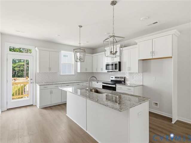 13807 Riverlight Dr, Midlothian, VA 23114