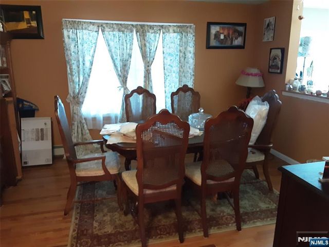 16 Crest Road, Sussex, NJ 07461