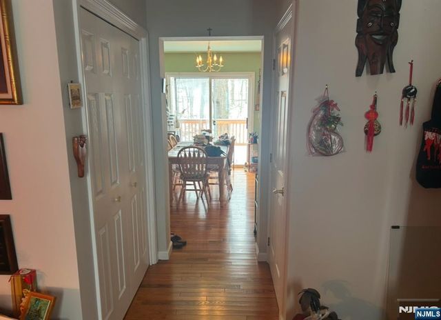 16 Crest Road, Sussex, NJ 07461