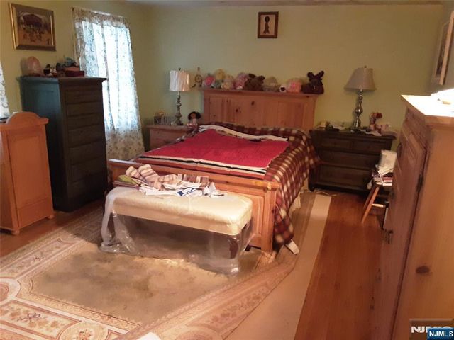 16 Crest Road, Sussex, NJ 07461