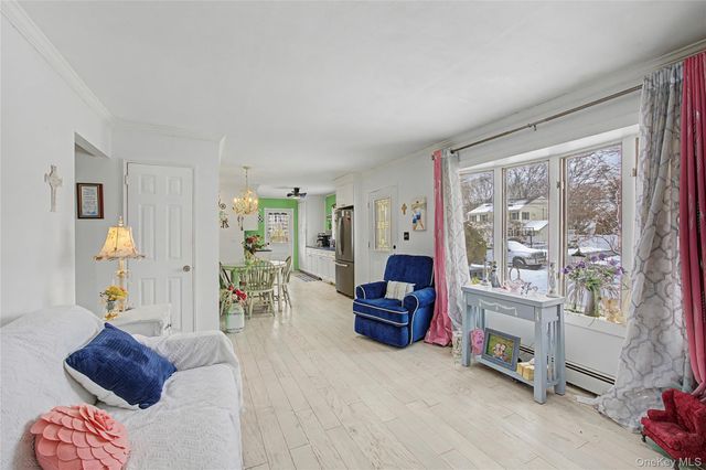 9 Amherst Road, West Sayville, NY 11796