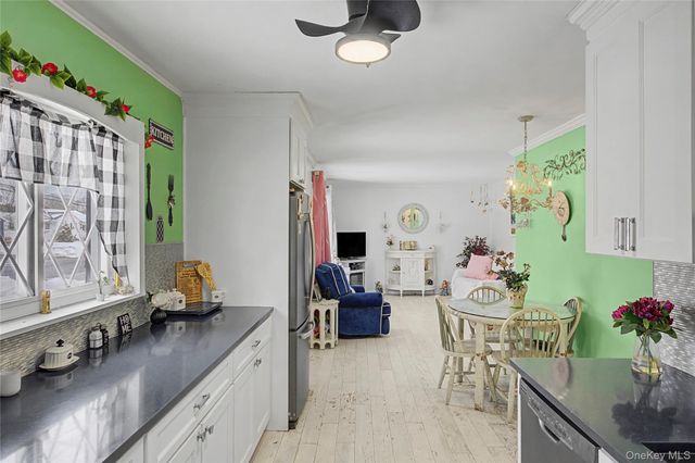 9 Amherst Road, West Sayville, NY 11796