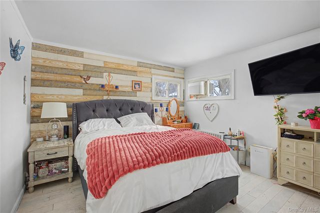 9 Amherst Road, West Sayville, NY 11796