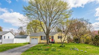 9 Amherst Road, West Sayville, NY 11796