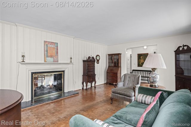 4195 Orchard Way, Bloomfield Charter Township, MI 48301