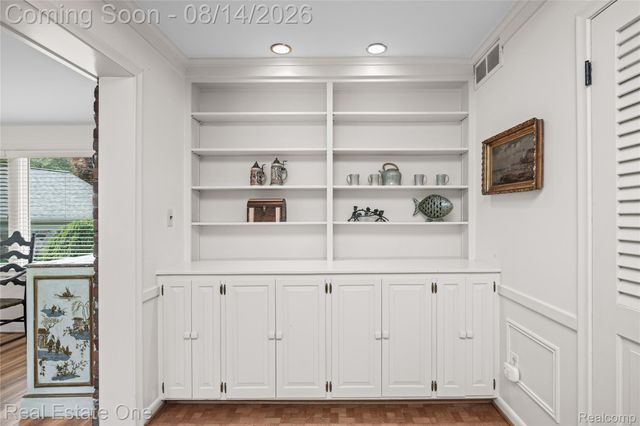 4195 Orchard Way, Bloomfield Charter Township, MI 48301