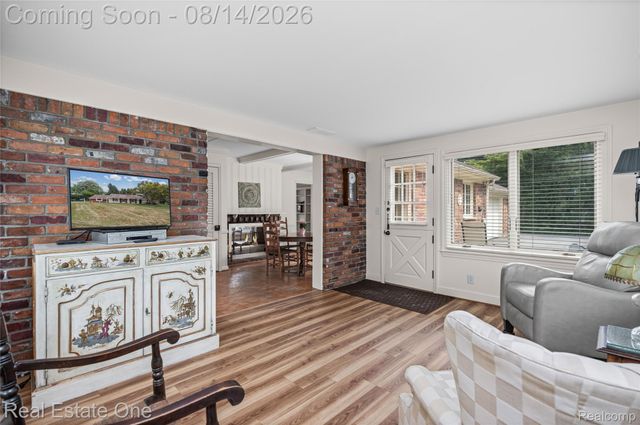 4195 Orchard Way, Bloomfield Charter Township, MI 48301
