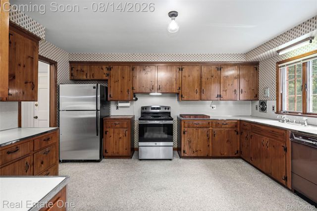4195 Orchard Way, Bloomfield Charter Township, MI 48301