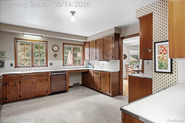 4195 Orchard Way, Bloomfield Charter Township, MI 48301